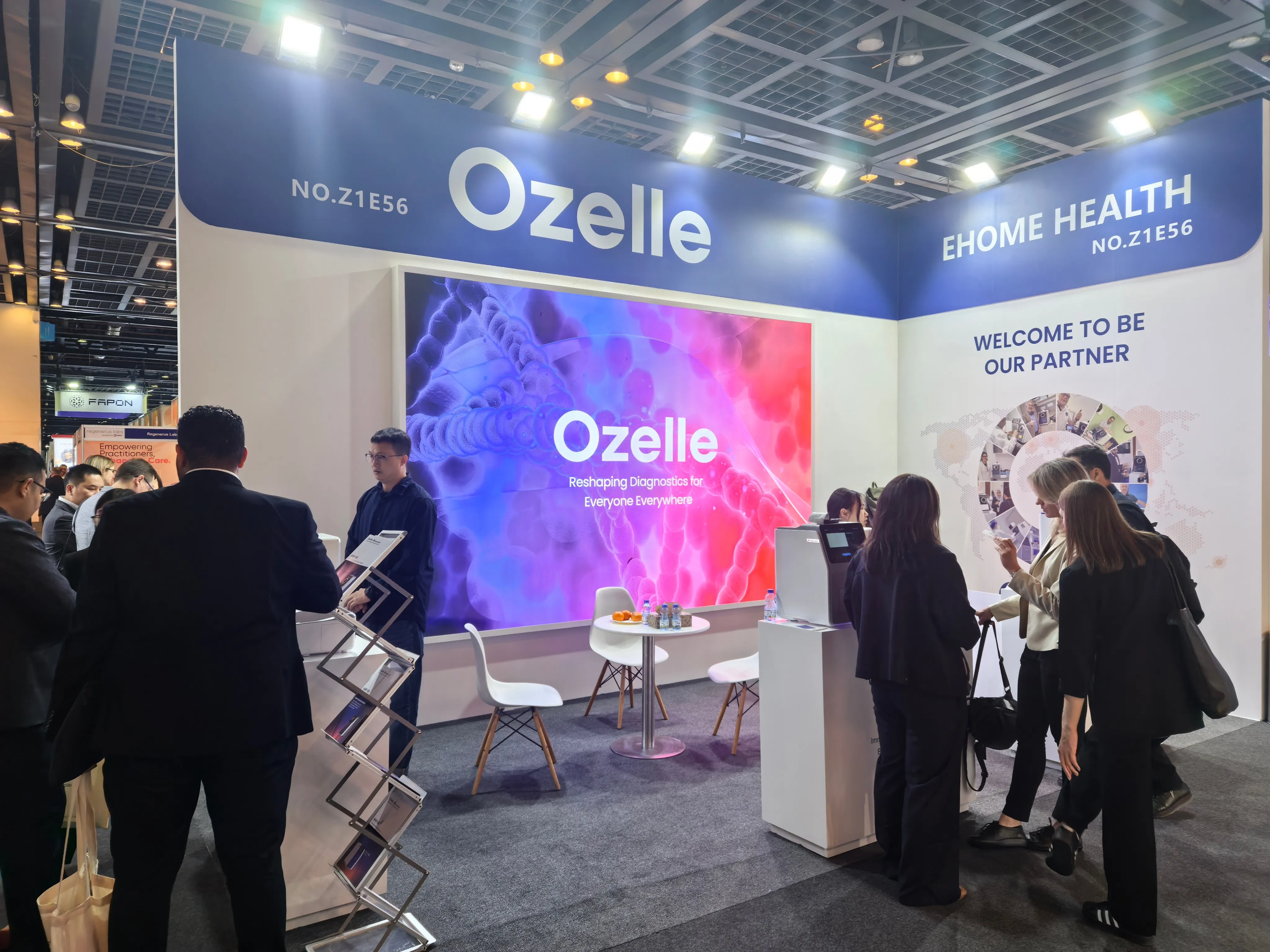 Ozelle leuchtet in Medlab Middle East 2025 und zeigt hochmoderne KI-betriebene POCT-Lösungen
